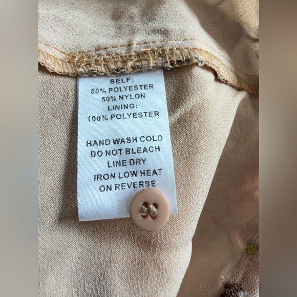 VICI Corrie Embroidered Flyaway Top - Picture 8 of 9